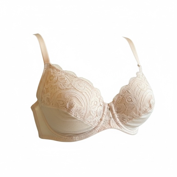 Vanity Fair Other - Vanity Fair Vintage 1990’s Cream Lace Underwire Demi Bra size 38C NWT